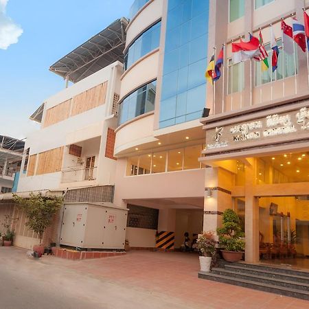 คิริรอม คริสตัล โฮเต็ล Hotel พนมเปญ ภายนอก รูปภาพ