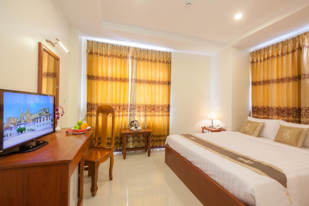 คิริรอม คริสตัล โฮเต็ล Hotel พนมเปญ ภายนอก รูปภาพ