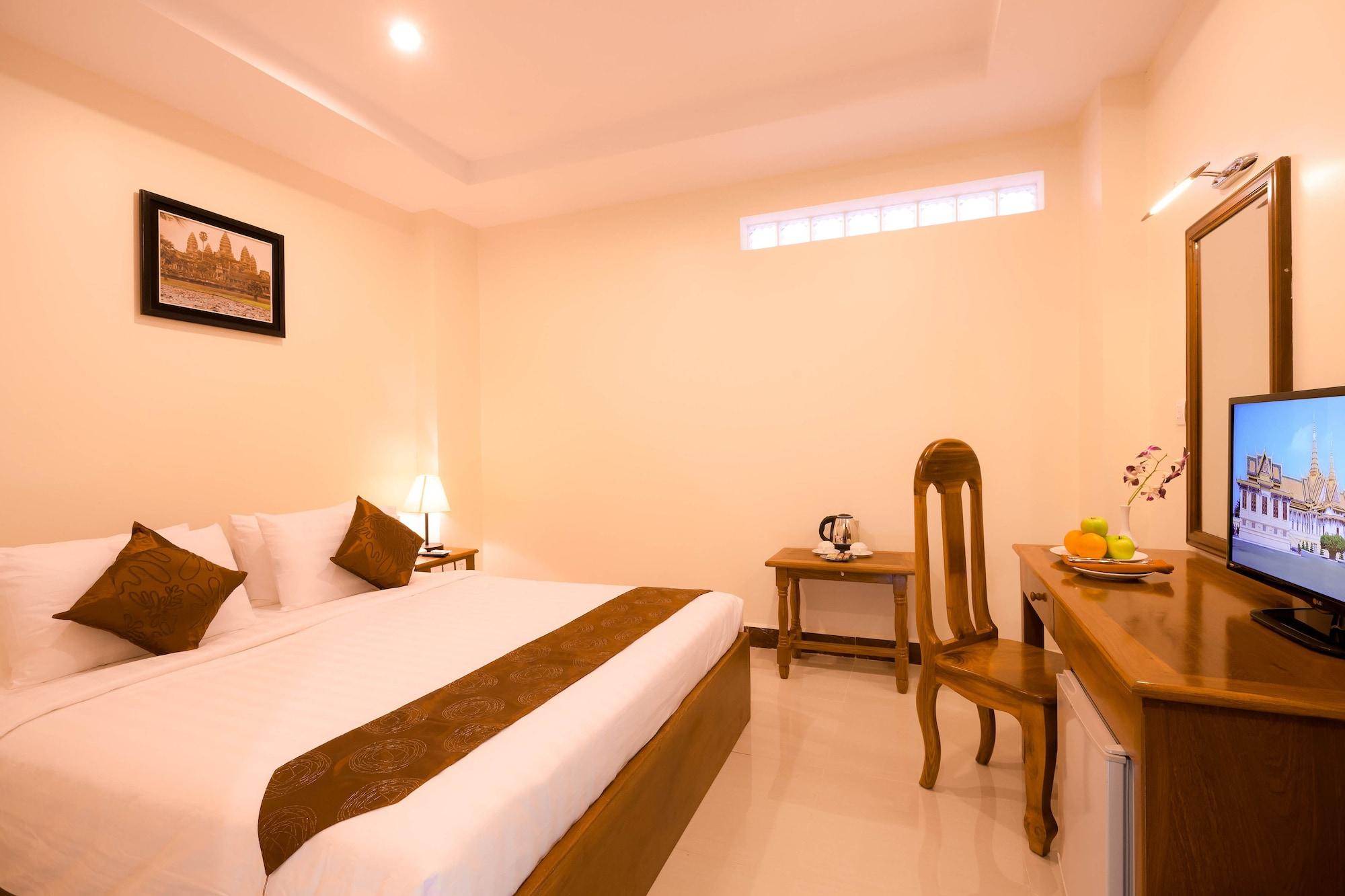 คิริรอม คริสตัล โฮเต็ล Hotel พนมเปญ ภายนอก รูปภาพ