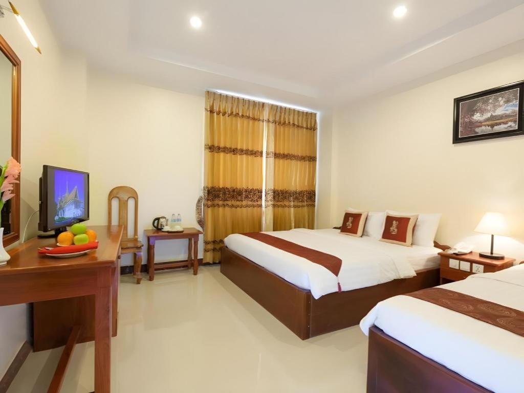 คิริรอม คริสตัล โฮเต็ล Hotel พนมเปญ ภายนอก รูปภาพ