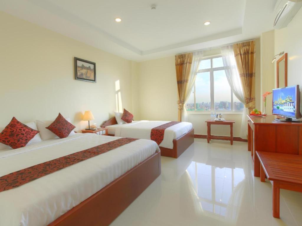 คิริรอม คริสตัล โฮเต็ล Hotel พนมเปญ ภายนอก รูปภาพ
