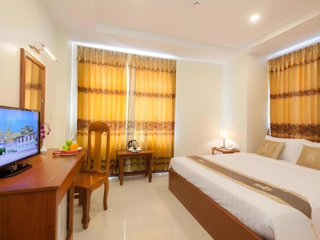 คิริรอม คริสตัล โฮเต็ล Hotel พนมเปญ ภายนอก รูปภาพ
