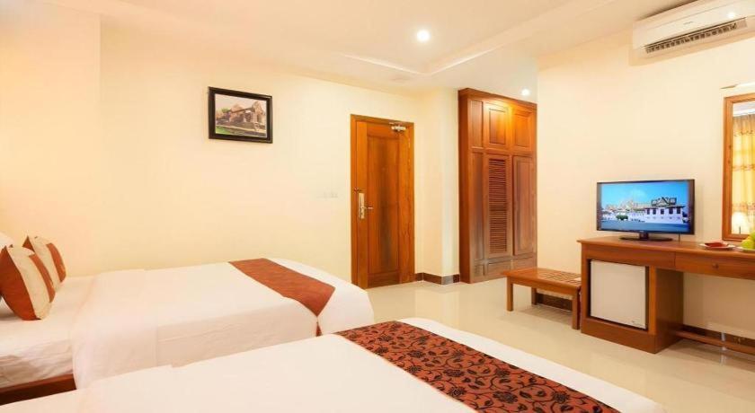 คิริรอม คริสตัล โฮเต็ล Hotel พนมเปญ ภายนอก รูปภาพ