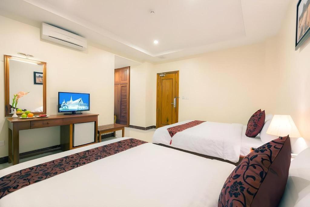 คิริรอม คริสตัล โฮเต็ล Hotel พนมเปญ ภายนอก รูปภาพ