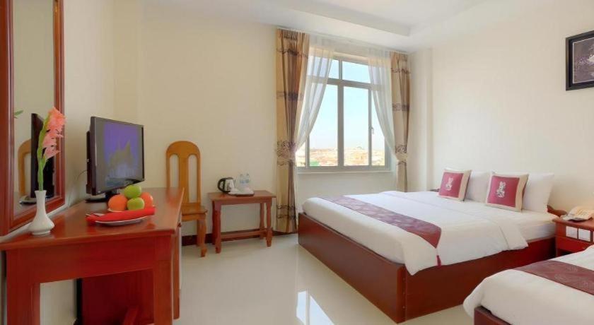 คิริรอม คริสตัล โฮเต็ล Hotel พนมเปญ ภายนอก รูปภาพ