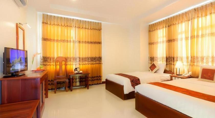 คิริรอม คริสตัล โฮเต็ล Hotel พนมเปญ ภายนอก รูปภาพ
