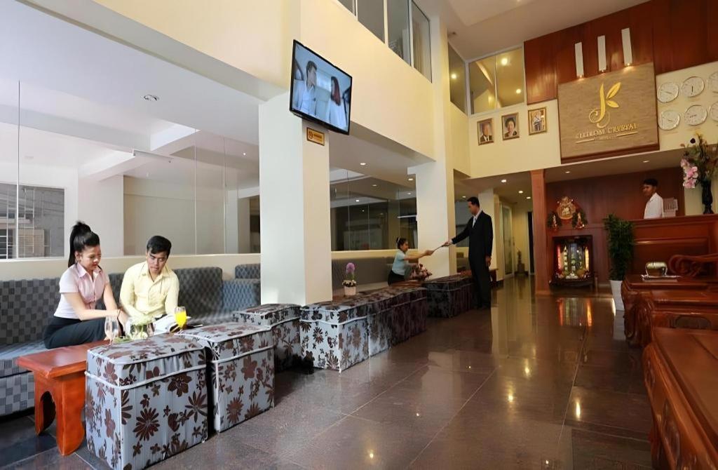 คิริรอม คริสตัล โฮเต็ล Hotel พนมเปญ ภายนอก รูปภาพ