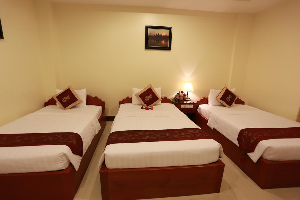 คิริรอม คริสตัล โฮเต็ล Hotel พนมเปญ ภายนอก รูปภาพ